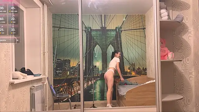 Snapshot of TianaWidell chatting on 10.26.25 TianaWidell online show from 10.26.25