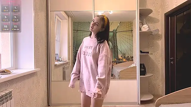 Snapshot of TianaWidell chatting on 11.04.25 TianaWidell online show from 11.04.25