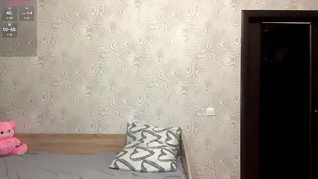 Snapshot of TianaWidell chatting on 12.03.25 TianaWidell online show from 12.03.25