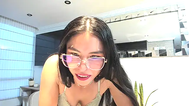 Snapshot of sasha_jonne chatting on 09.17.25 sasha jonne online show from 09.17.25