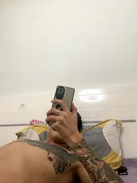 Snapshot of YJBJ258258 chatting on 11.09.25 YJBJ258258 online show from 11.09.25