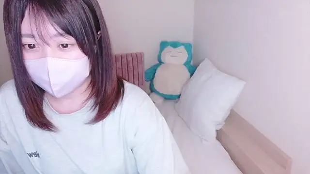 Snapshot of mi__san chatting on 06.25.26 mi san online show from 06.25.26