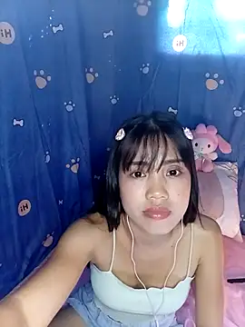 Snapshot of AnnewithanE chatting on 10.30.25 AnnewithanE online show from 10.30.25