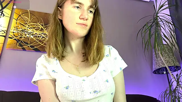 Snapshot of velina__ chatting on 09.08.25 velina online show from 09.08.25