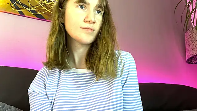 Snapshot of velina__ chatting on 09.14.25 velina online show from 09.14.25