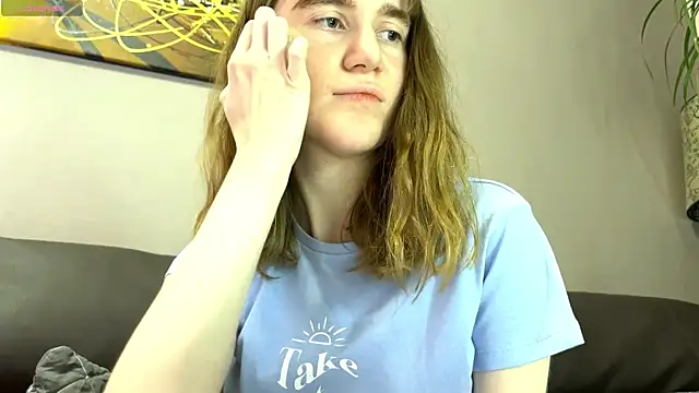 Snapshot of velina__ chatting on 09.21.25 velina online show from 09.21.25