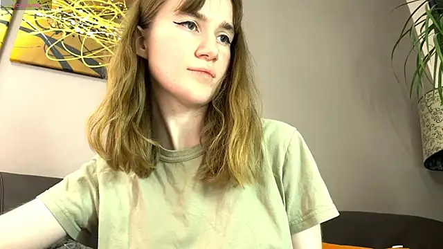 Snapshot of velina__ chatting on 11.02.25 velina online show from 11.02.25