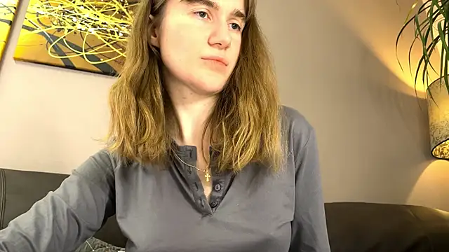 Snapshot of velina__ chatting on 11.21.25 velina online show from 11.21.25