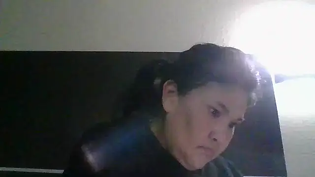 Snapshot of alaskanrose chatting on 10.31.25 alaskanrose online show from 10.31.25