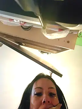 Snapshot of Filthymaddymilfy25 chatting on 10.14.25 Filthymaddymilfy25 online show from 10.14.25