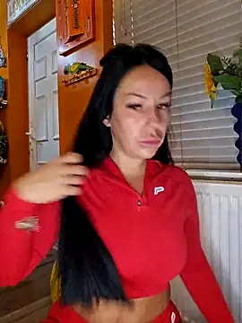 Snapshot of Filthymaddymilfy25 chatting on 11.18.25 Filthymaddymilfy25 online show from 11.18.25