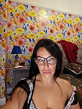 Snapshot of Filthymaddymilfy25 chatting on 01.17.26 Filthymaddymilfy25 online show from 01.17.26