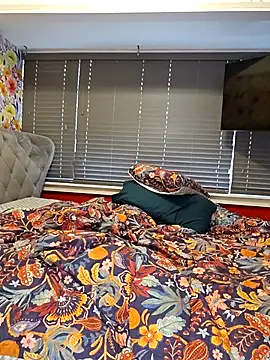 Snapshot of Filthymaddymilfy25 chatting on 02.25.26 Filthymaddymilfy25 online show from 02.25.26