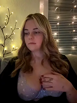 ItsLxsa online show from 11.17.25