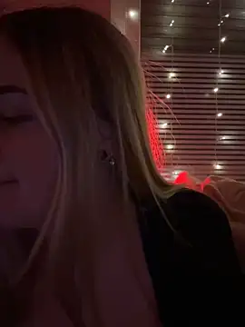 ItsLxsa online show from 04.15.26