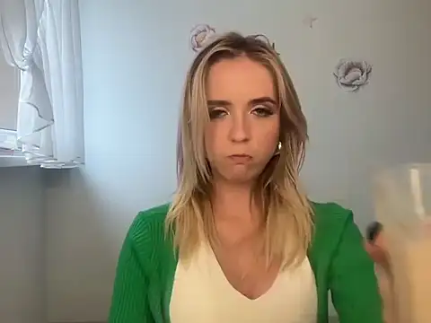 ClaudiaAmore online show from 09.25.25