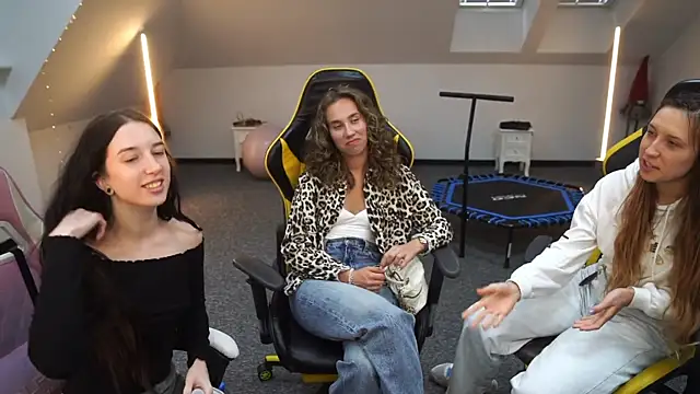 Snapshot of _Lili_054 chatting on 09.19.25 Lili 054 online show from 09.19.25