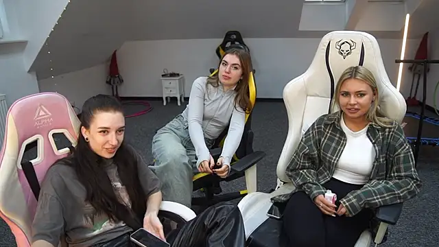 Snapshot of _Lili_054 chatting on 09.23.25 Lili 054 online show from 09.23.25