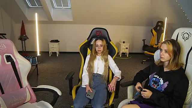 Snapshot of _Lili_054 chatting on 09.30.25 Lili 054 online show from 09.30.25