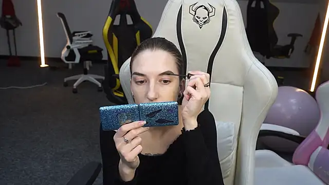 Snapshot of _Lili_054 chatting on 10.04.25 Lili 054 online show from 10.04.25