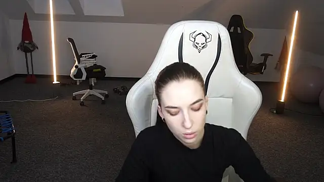 Snapshot of _Lili_054 chatting on 10.05.25 Lili 054 online show from 10.05.25