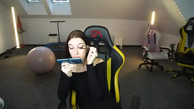 Snapshot of _Lili_054 chatting on 10.10.25 Lili 054 online show from 10.10.25