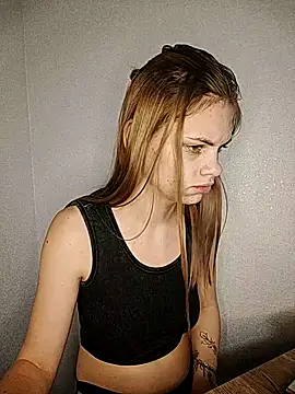 Snapshot of rinabluu chatting on 09.14.25 rinabluu online show from 09.14.25