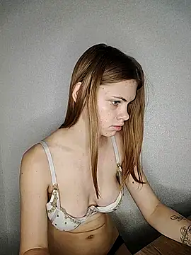 Snapshot of rinabluu chatting on 09.15.25 rinabluu online show from 09.15.25