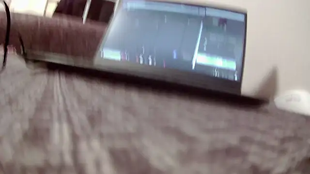 Snapshot of rinabluu chatting on 10.03.25 rinabluu online show from 10.03.25