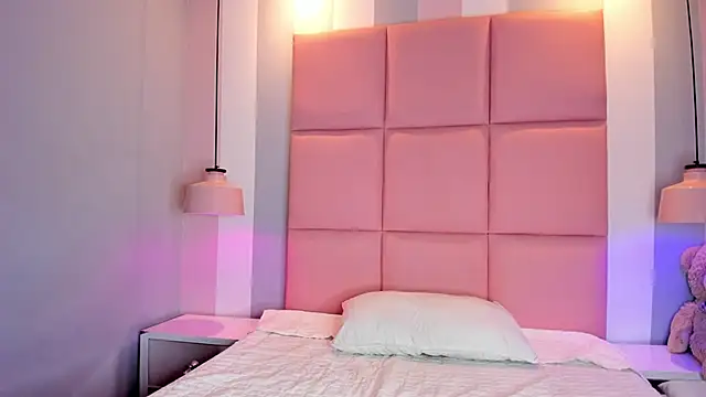 CarolinaFerrer online show from 10.13.25