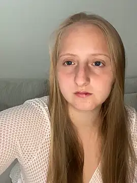 young hailey online show from 09.24.25