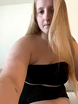 young hailey online show from 10.17.25