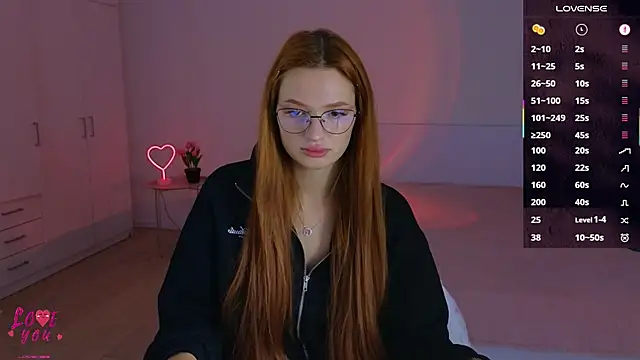 Snapshot of CuteAriel7 chatting on 10.21.25 CuteAriel7 online show from 10.21.25