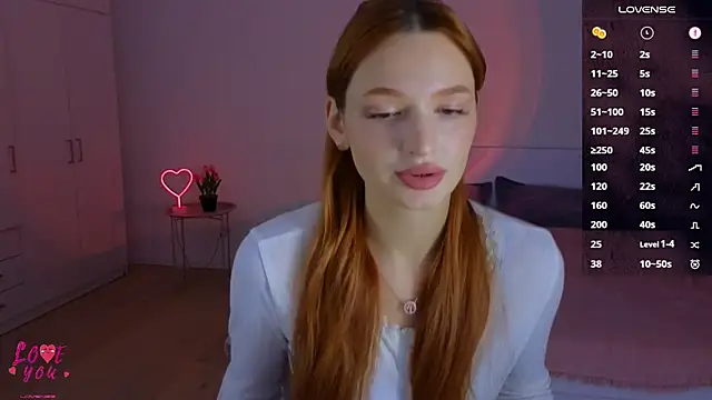 Snapshot of CuteAriel7 chatting on 10.27.25 CuteAriel7 online show from 10.27.25