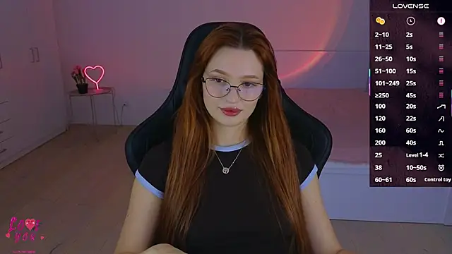 Snapshot of CuteAriel7 chatting on 11.25.25 CuteAriel7 online show from 11.25.25