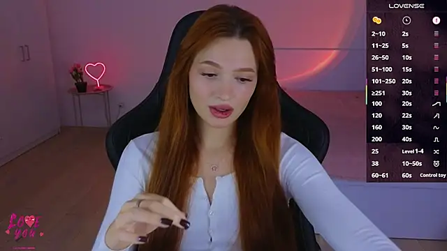 Snapshot of CuteAriel7 chatting on 12.04.25 CuteAriel7 online show from 12.04.25