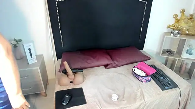 LucianaBlackwell online show from 02.25.26