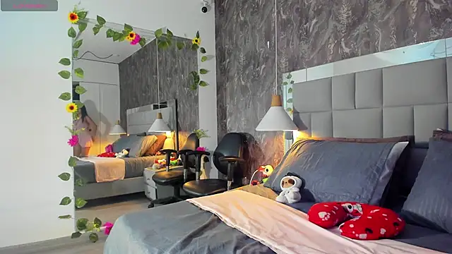 Snapshot of yiyisandoval chatting on 04.07.26 yiyisandoval online show from 04.07.26