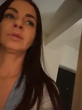 Snapshot of Roxanne_Skye chatting on 09.11.25 Roxanne Skye online show from 09.11.25