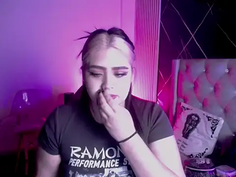 im bunny   online show from 11.13.25