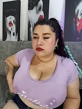 Snapshot of SafiroFer chatting on 11.07.25 SafiroFer online show from 11.07.25