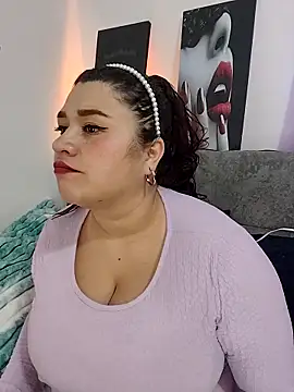 Snapshot of SafiroFer chatting on 11.11.25 SafiroFer online show from 11.11.25