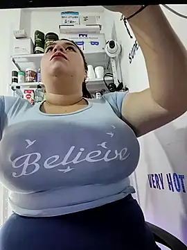 Snapshot of SafiroFer chatting on 11.22.25 SafiroFer online show from 11.22.25