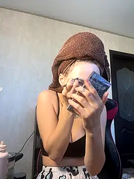 PrettyMegan online show from 09.15.25