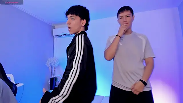 Handsomeboyss19 online show from 05.13.26