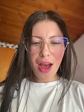 Mia salinass online show from 03.23.26