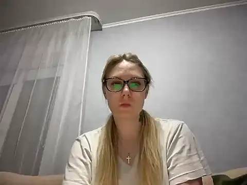 Snapshot of NikexPretty chatting on 05.21.26 NikexPretty online show from 05.21.26