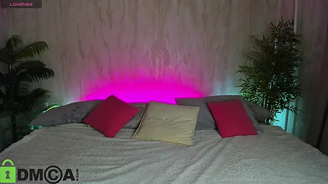 Snapshot of Sheila_Rich chatting on 11.22.25 Sheila Rich online show from 11.22.25