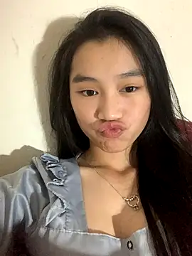 Snapshot of -Lie-06 chatting on 09.20.25 -Lie-06 online show from 09.20.25