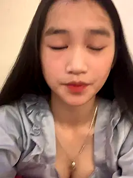 Snapshot of -Lie-06 chatting on 10.04.25 -Lie-06 online show from 10.04.25